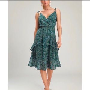 Lulu’s Green Floral Midi Dress